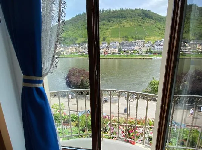 アパート Mit Moselblick Im Moselhaus *